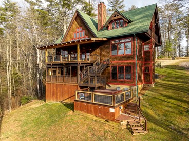 Luxury Three-Story Riverfront Cabin Rental for Groups in Blue Ridge Region of Georgia - Blue Ridge, Georgia - glamping.directory