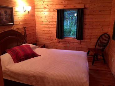 Charming Cabin Rental Surrounded by Three Wooded Acres next to the Shenandoah River, Victoria - Luray, Virginia - glamping.directory