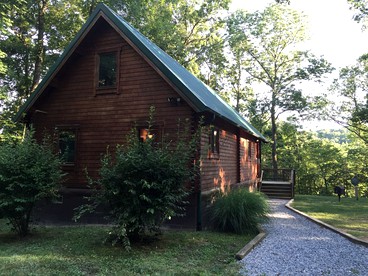 Charming Cabin Rental Surrounded by Three Wooded Acres next to the Shenandoah River, Victoria - Luray, Virginia - glamping.directory
