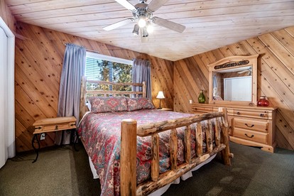 Gorgeous Cottage with Hot-tub and Barbecue in Big Bear Lake, California - Big Bear Lake, California - glamping.directory