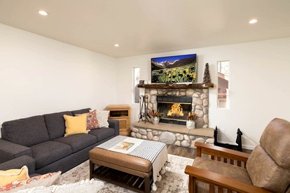 Gorgeous Cottage with Hot-tub and Barbecue in Big Bear Lake, California - Big Bear Lake, California - glamping.directory