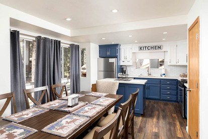 Gorgeous Cottage with Hot-tub and Barbecue in Big Bear Lake, California - Big Bear Lake, California - glamping.directory