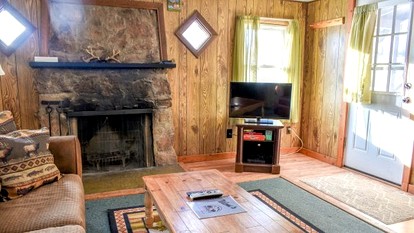 Conjoined Cabin with Fireplace in Red Feather Lakes, Colorado, Perfect for a Family Holiday - Red Feather Lakes, Colorado - glamping.directory