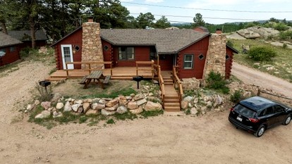 Conjoined Cabin with Fireplace in Red Feather Lakes, Colorado, Perfect for a Family Holiday - Red Feather Lakes, Colorado - glamping.directory