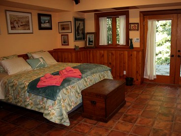 Cozy Room Rental for a Country Getaway Nestled in Enchanting Westchester County near New York City - Bedford, New York - glamping.directory