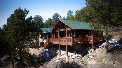 Beautiful Pet-Friendly Log Cabin with Hot Tub near Allenspark and Estes Park, Colorado - glamping.directory