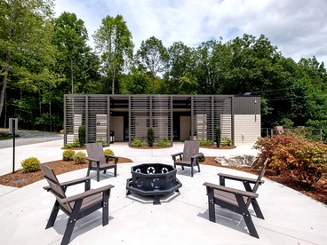 Pet-Friendly Paradise: Luxury Glamping Cabin in Pisgah Forest for You and Your Furry Friend - Transylvania County, North Carolina - glamping.directory