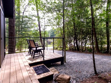 Pet-Friendly Paradise: Luxury Glamping Cabin in Pisgah Forest for You and Your Furry Friend - Transylvania County, North Carolina - glamping.directory