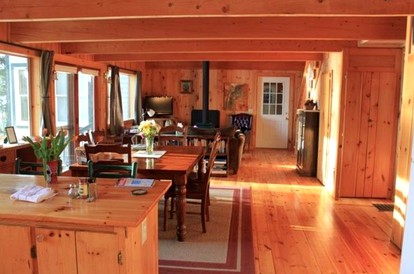 Waterfront Cottage Rental on Union River Bay near Bar Harbor, Maine - Ellsworth, Maine - glamping.directory