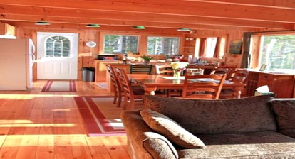 Waterfront Cottage Rental on Union River Bay near Bar Harbor, Maine - Ellsworth, Maine - glamping.directory