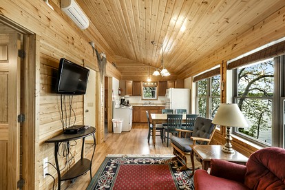 Minnesota Glamping Retreat in Lakeside Cabin for 6 in Fergus Falls - Fergus Falls, Minnesota - glamping.directory
