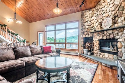 Lovely Bretton Woods Vacation Home for Families - Carroll, New Hampshire - glamping.directory