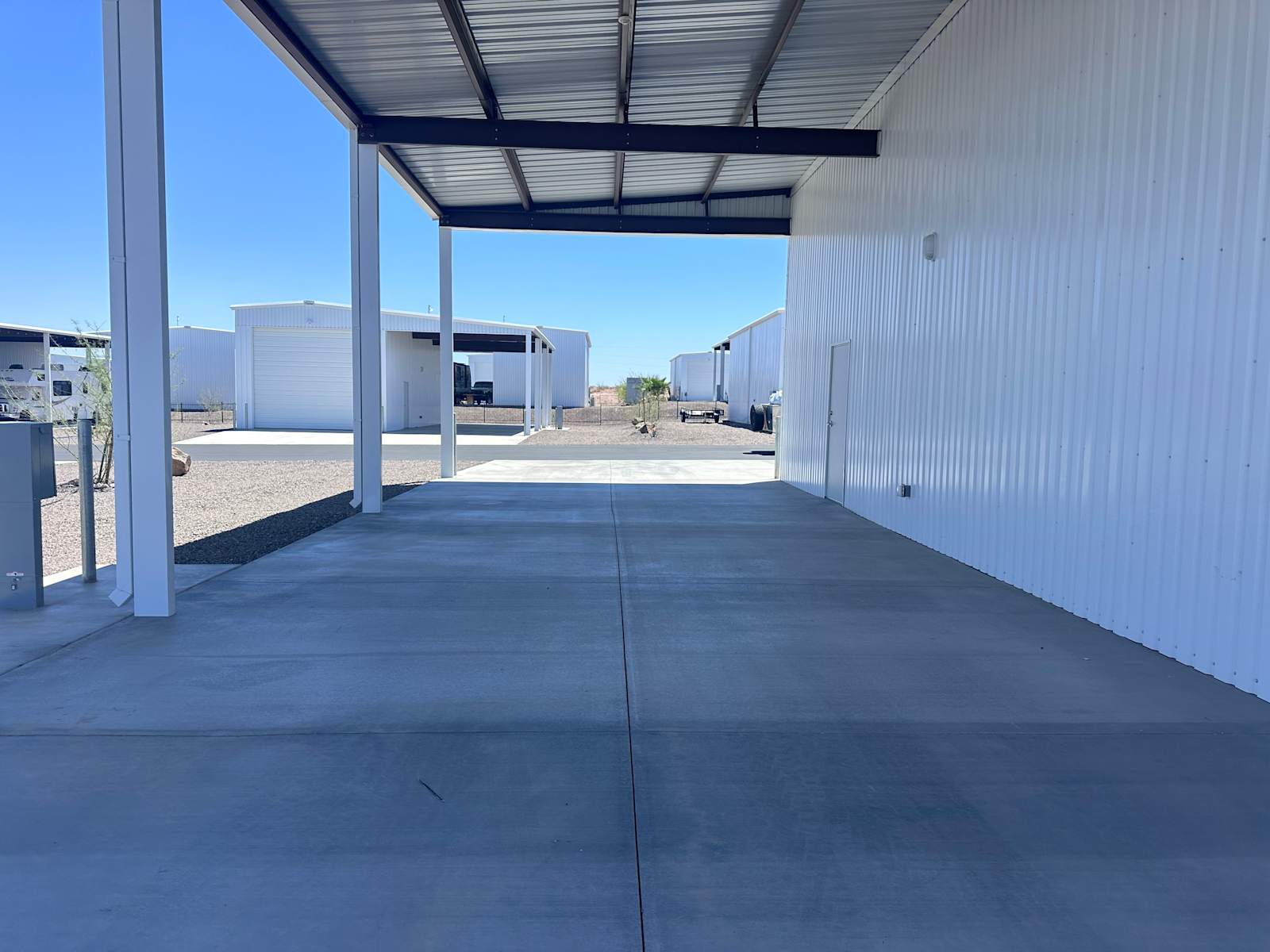 Nomad Oasis- Work & Relax - Lake Havasu City, Arizona - glamping.directory