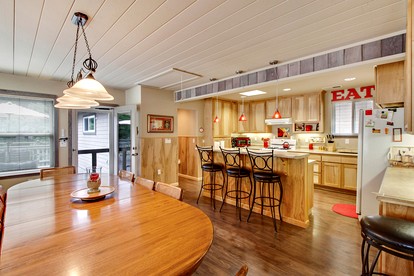 Stunning Cabin with River Access in Guerneville, California - Guerneville, California - glamping.directory
