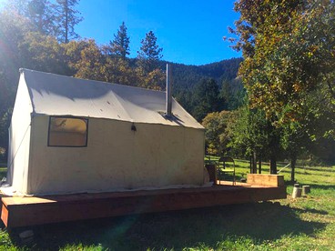 Camping Getaway on a Ranch with Mountain Views near Jacksonville, Oregon - Jacksonville, Oregon - glamping.directory