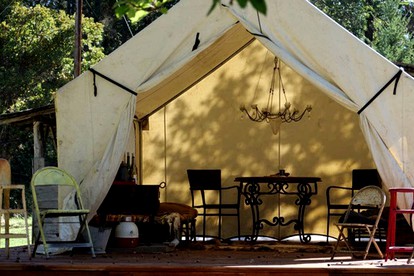 Camping Getaway on a Ranch with Mountain Views near Jacksonville, Oregon - Jacksonville, Oregon - glamping.directory