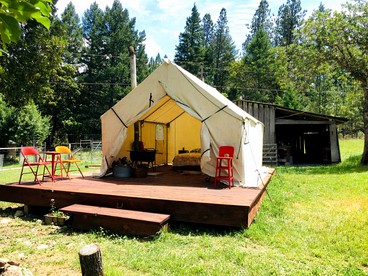 Camping Getaway on a Ranch with Mountain Views near Jacksonville, Oregon - glamping.directory