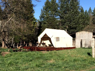 Camping Getaway on a Ranch with Mountain Views near Jacksonville, Oregon - Jacksonville, Oregon - glamping.directory
