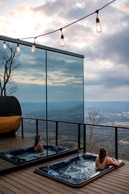 Stunning Mirrored Glass Cabin with Hot Tub & Sauna near Lookout Mountain, Dade County, GA - Dade County, Georgia - glamping.directory