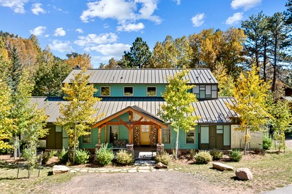 Spectacular Rental with Amazing Indoor and Outdoor Design in Colorado - glamping.directory