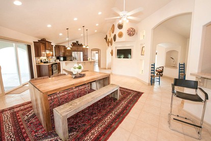 Modern Vacation Rental in Red Mountain Wine Region near Benton City, Washington - Benton City, Washington - glamping.directory