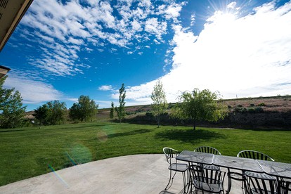 Modern Vacation Rental in Red Mountain Wine Region near Benton City, Washington - Benton City, Washington - glamping.directory