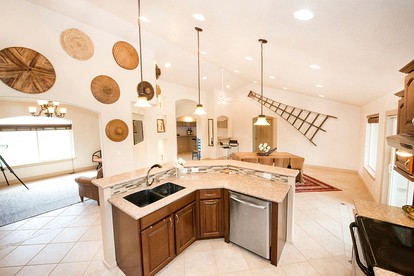 Modern Vacation Rental in Red Mountain Wine Region near Benton City, Washington - Benton City, Washington - glamping.directory