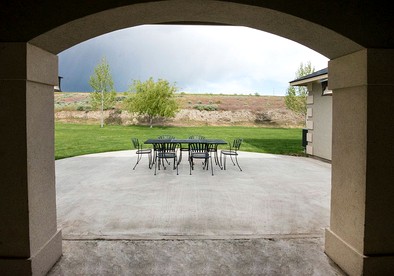 Modern Vacation Rental in Red Mountain Wine Region near Benton City, Washington - Benton City, Washington - glamping.directory