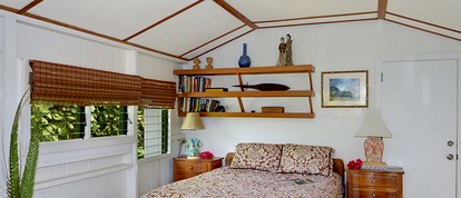 Quaint Cottage near the Beach on Kauai Island, Hawaii - Kapaa, Hawaii - glamping.directory