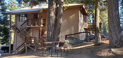 Blue Jay's Nest Sequoia Cabin in Ponderosa, CA - Ponderosa, California - glamping.directory