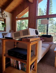 Blue Jay's Nest Sequoia Cabin in Ponderosa, CA - Ponderosa, California - glamping.directory