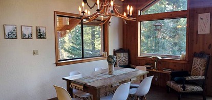 Blue Jay's Nest Sequoia Cabin in Ponderosa, CA - Ponderosa, California - glamping.directory
