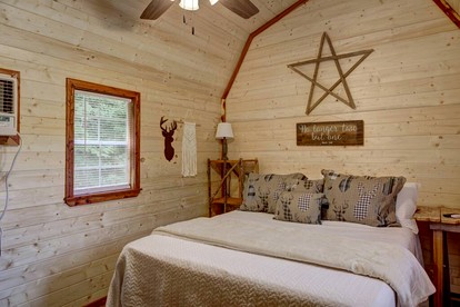 Mountain Glamping Cabin in Hayesville, North Carolina near the Appalachian Trail - Hayesville, North Carolina - glamping.directory
