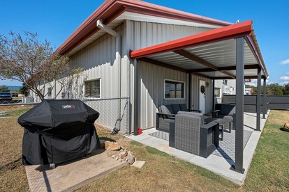 Industrial-Chic Cottage Retreat with Outdoor Space Near Kyle Field & Easterwood Airport in Dr. College Station, Texas - College Station, Texas - glamping.directory