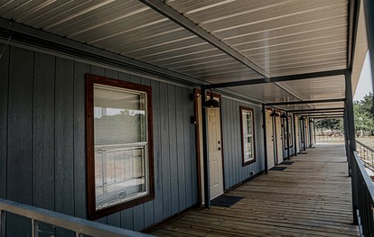 Cozy Lodge Suite for Two on a Private Retreat for a Romatic Getaway near Kingston, Oklahoma - Kingston, Oklahoma - glamping.directory