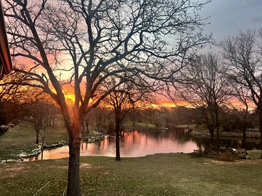 Cozy Lodge Suite for Two on a Private Retreat for a Romatic Getaway near Kingston, Oklahoma - Kingston, Oklahoma - glamping.directory