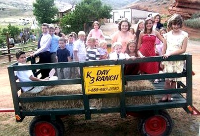 Cozy Sheepherder's Wagon Near Yellowstone National Park, Wyoming - Cody, Wyoming - glamping.directory