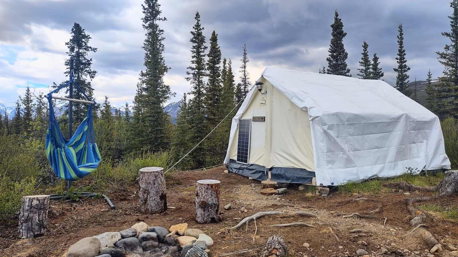 Wildthingz Dog Mushing - Cantwell, Alaska - glamping.directory