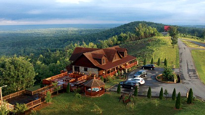 Stunning Luxury Cabin Rental with Hot Tub near Blue Ridge Mountains of North Carolina - glamping.directory