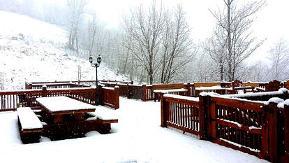 Stunning Luxury Cabin Rental with Hot Tub near Blue Ridge Mountains of North Carolina - Dobson, North Carolina - glamping.directory