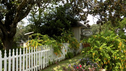 Bed and Breakfast Guest Cottage for Two near Bellville, Texas - Bellville, Texas - glamping.directory