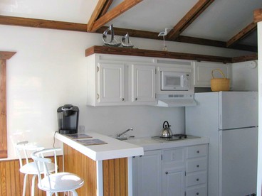 Blue Pearl Houseboat in Boston Harbor Wifi, A/C, - Boston, Massachusetts - glamping.directory