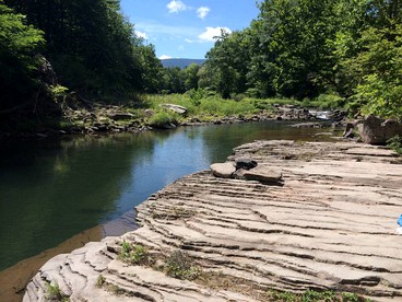 Cozy Getaway Cabin for Two near Esopus River in Shandaken, New York - Shandaken, New York - glamping.directory