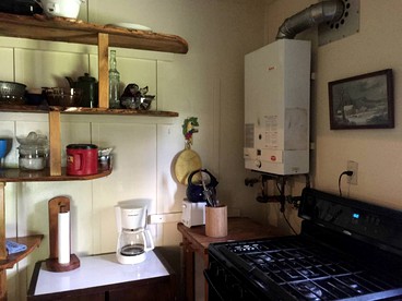 Cozy Getaway Cabin for Two near Esopus River in Shandaken, New York - Shandaken, New York - glamping.directory