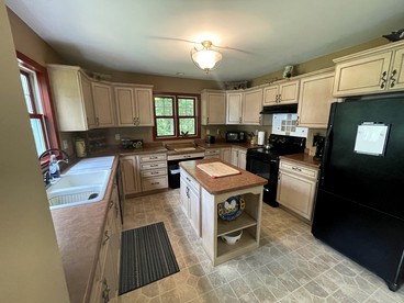 Amazing Lakeside Glamping Destination: Family-Friendly Cabin in Winter, Wisconsin - Winter, Wisconsin - glamping.directory