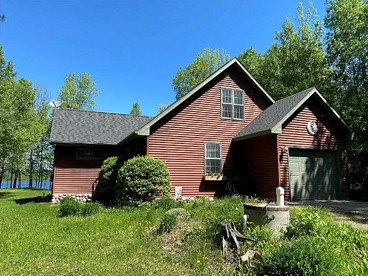 Amazing Lakeside Glamping Destination: Family-Friendly Cabin in Winter, Wisconsin - glamping.directory