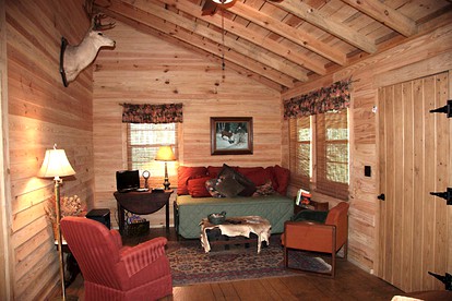 Rustic Cabin Getaway with Stunning Front Porch near Beaumont, Texas - Kountze, Texas - glamping.directory