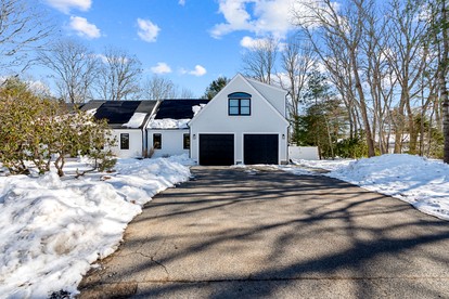 Stylish Retreat with Game Room, Home Theater & Outdoor Patio in Barnstable, Massachusetts - glamping.directory