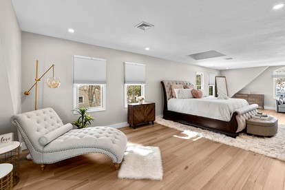 Stylish Retreat with Game Room, Home Theater & Outdoor Patio in Barnstable, Massachusetts - Barnstable, Massachusetts - glamping.directory