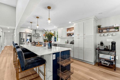 Stylish Retreat with Game Room, Home Theater & Outdoor Patio in Barnstable, Massachusetts - Barnstable, Massachusetts - glamping.directory
